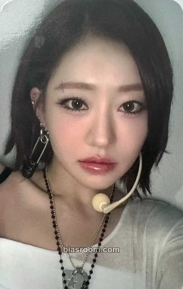Julie 224 Photocard - KISS OF LIFE - KISS OF LIFE K-pop photocard