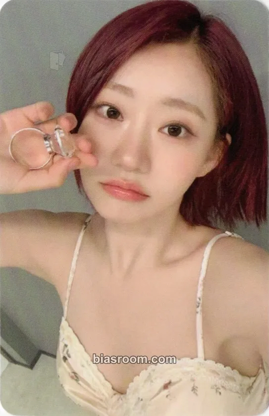 Julie 224 Photocard - KISS OF LIFE - KISS OF LIFE K-pop photocard