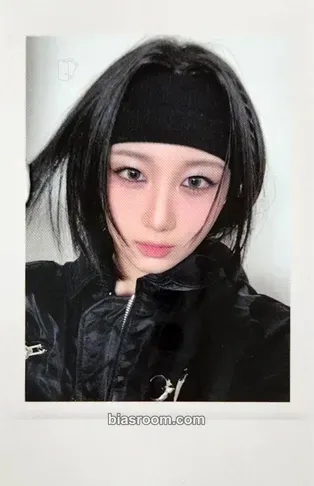 Kaede Performante Photocard - tripleS - tripleS K-pop photocard
