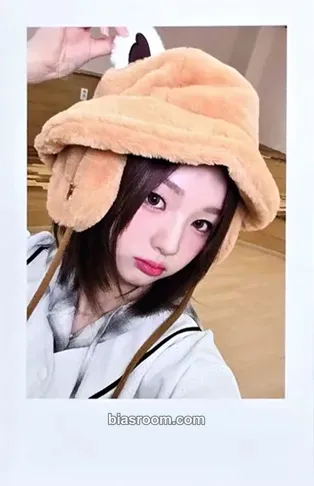 Yeonji Performante Photocard - tripleS - tripleS K-pop photocard