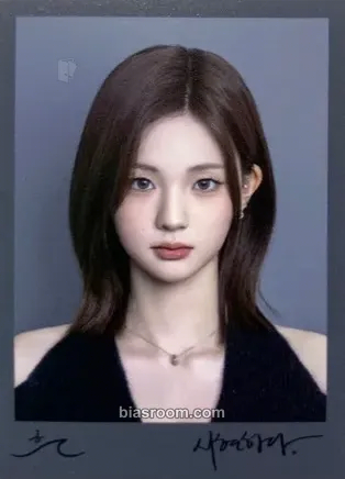 Yeonji triples X Sihyunhada Photocard - tripleS - tripleS K-pop photocard