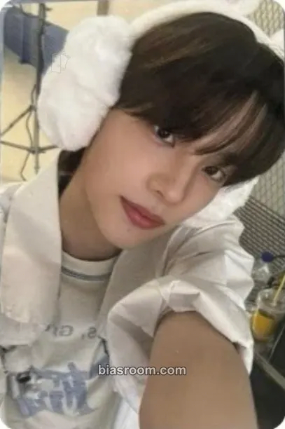 Shinyu play hard Photocard - TWS - TWS K-pop photocard