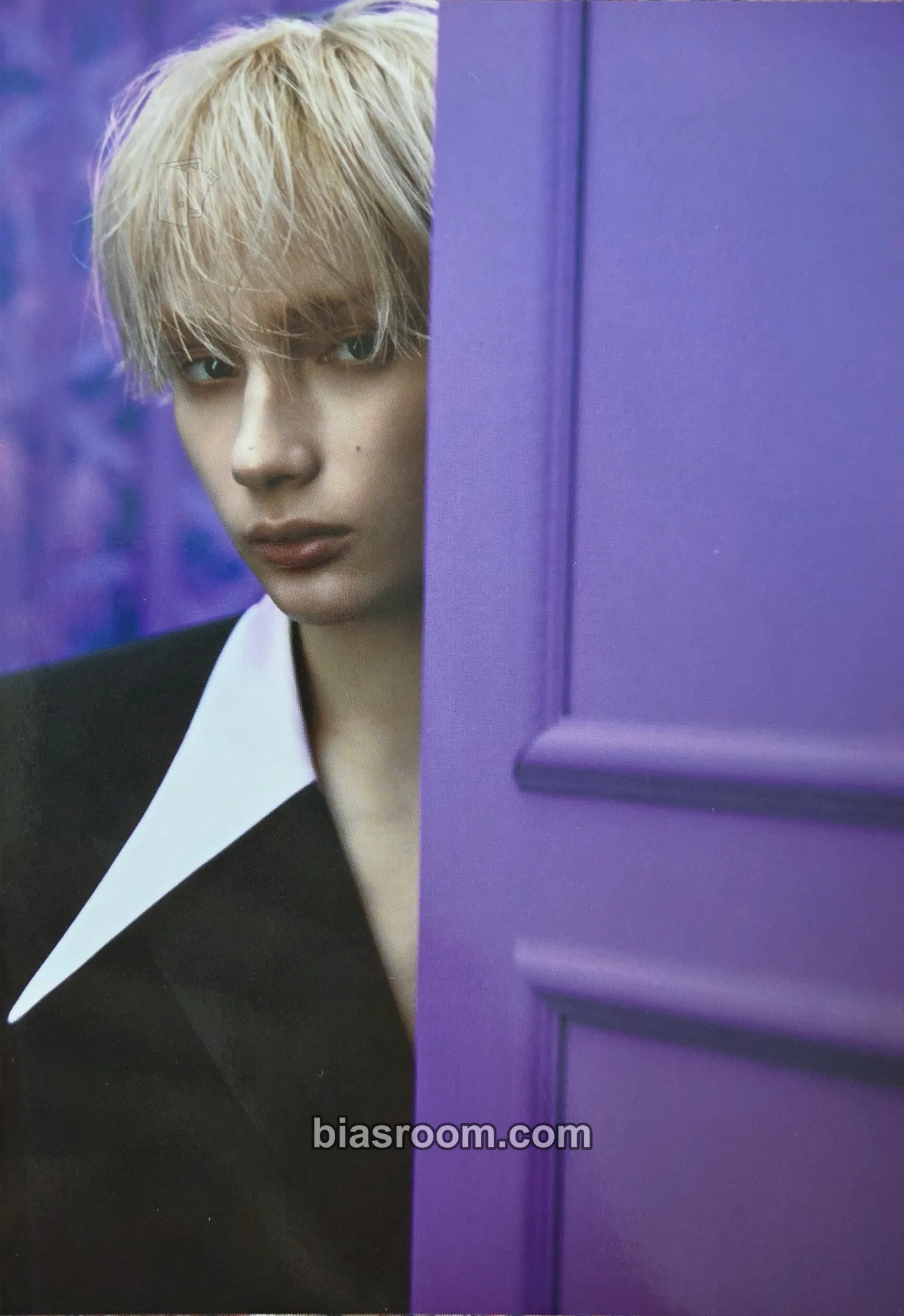 Huening Kai 7TH YEAR: A Moment of Stillness in the Thorns Photocard - TOMORROW X TOGETHER - TOMORROW X TOGETHER K-pop photocard