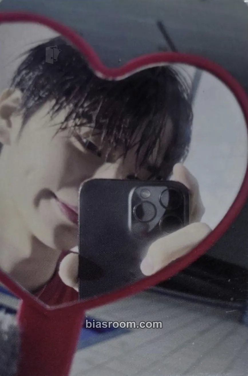 Shinyu play hard Photocard - TWS - TWS K-pop photocard
