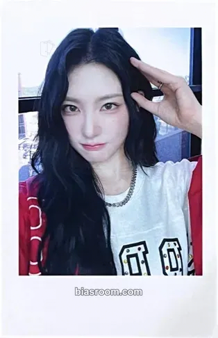 Xinyu Performante Photocard - tripleS - tripleS K-pop photocard