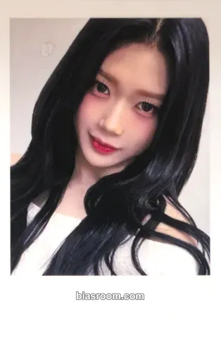 Yubin Performante Photocard - tripleS - tripleS K-pop photocard