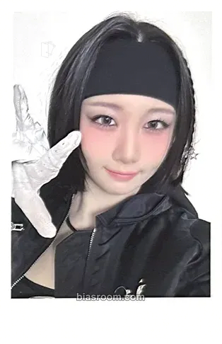 Kaede Performante Photocard - tripleS - tripleS K-pop photocard