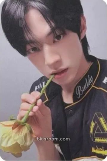 Dohoon play hard Photocard - TWS - TWS K-pop photocard