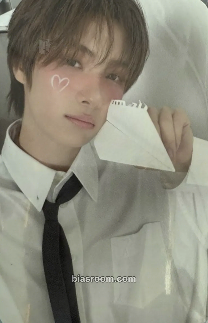 Youngjae play hard Photocard - TWS - TWS K-pop photocard