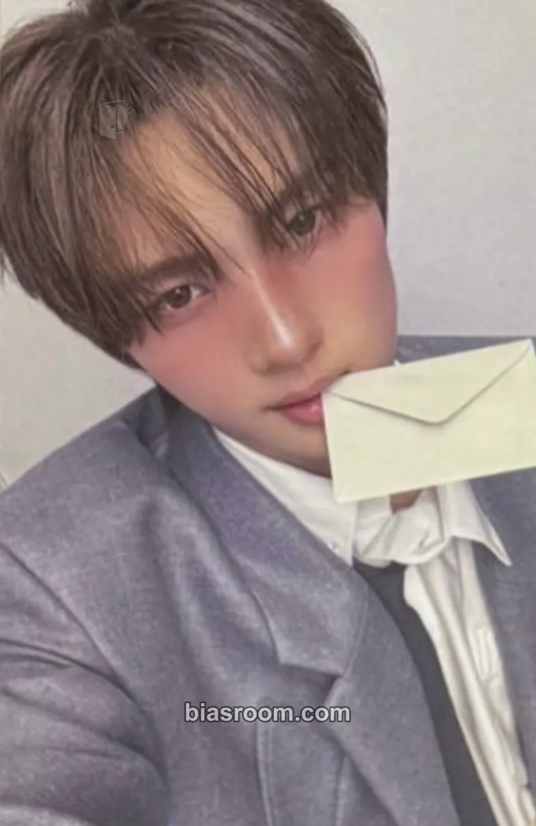 Youngjae play hard Photocard - TWS - TWS K-pop photocard
