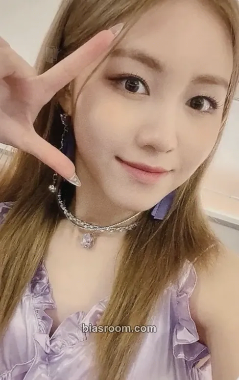 Dahyun Flash Photocard - Rocket Punch - Rocket Punch K-pop photocard