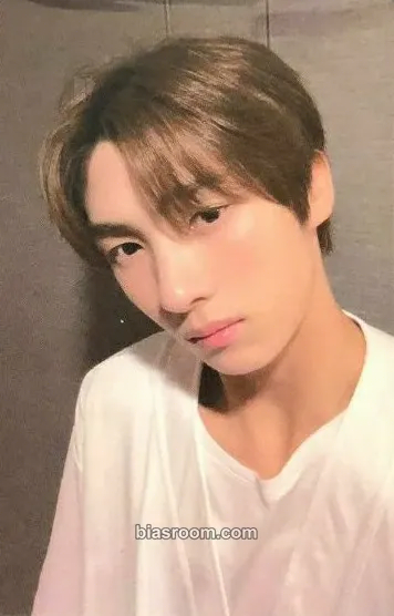 Youngjae Sparkling Blue Photocard - TWS - TWS K-pop photocard