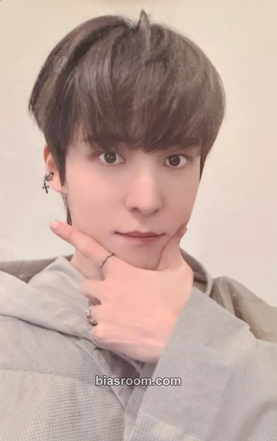 Yunho POP-UP: GOLDEN HOUR : Part 1 (Soundwave) Photocard - ATEEZ - ATEEZ K-pop photocard