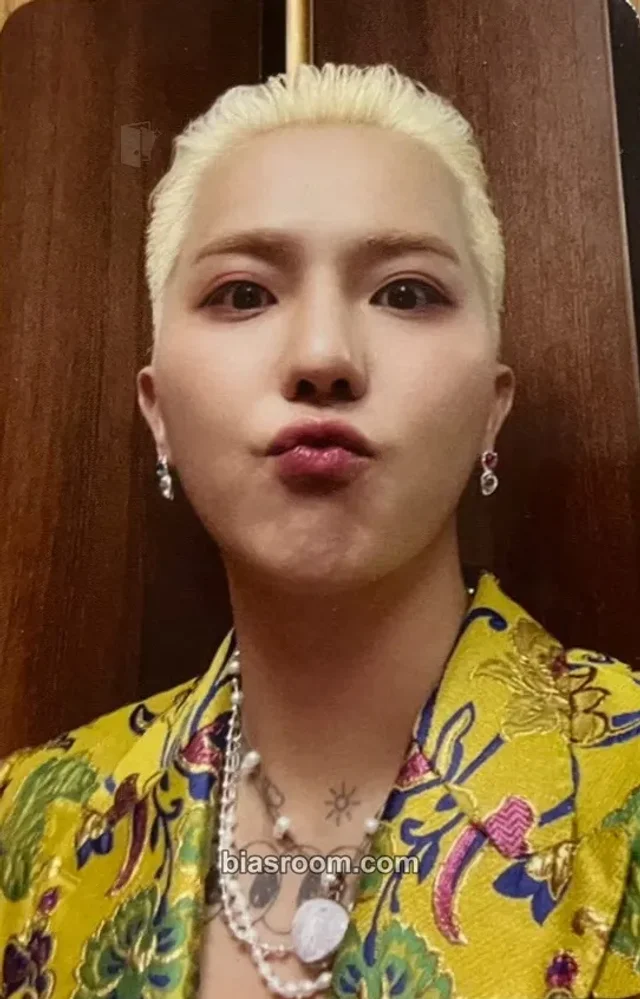 WINNER - Mino - HOLIDAY Album album photocard digipack version