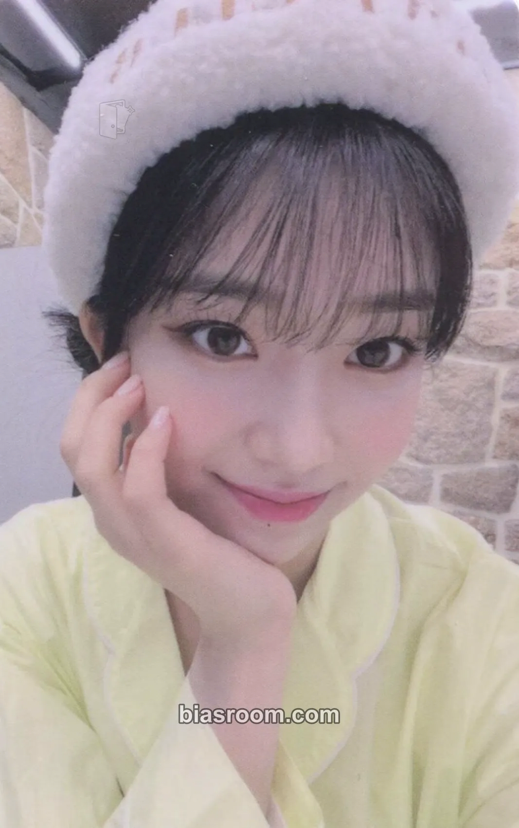 Sumin YOUNG-LUV.COM Photocard - STAYC - STAYC K-pop photocard
