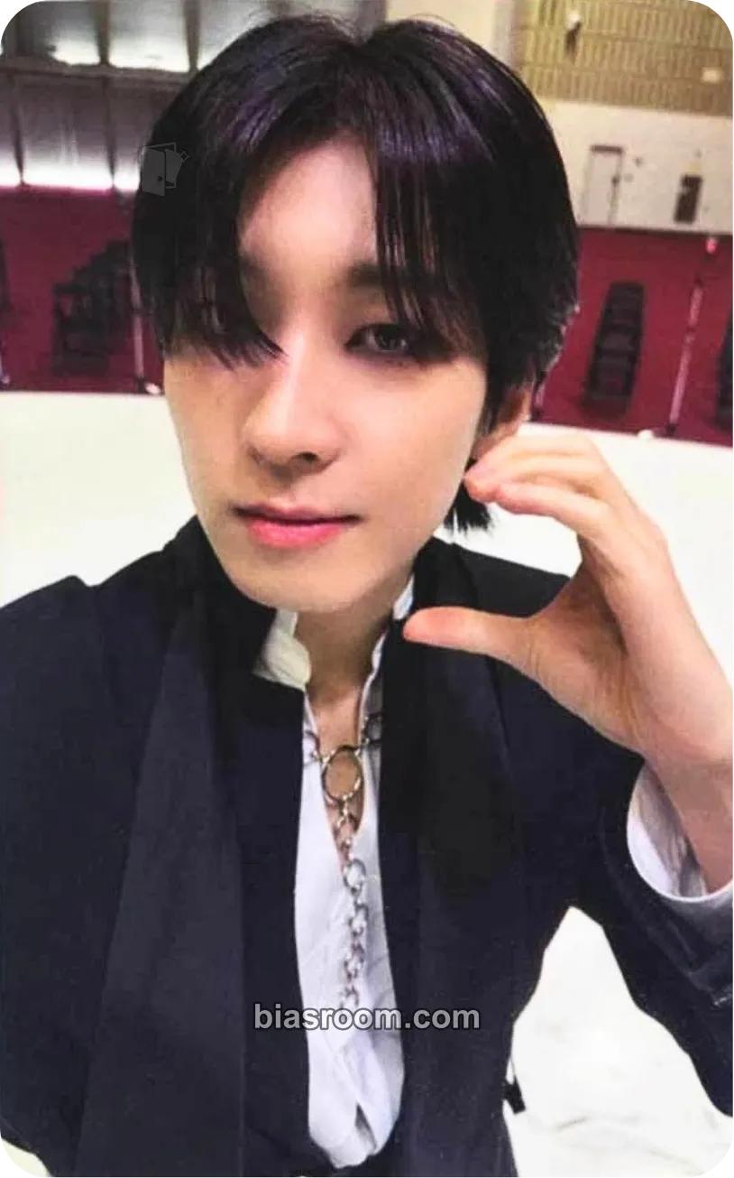 Wonwoo 17 IS RIGHT HERE Photocard - SEVENTEEN - SEVENTEEN K-pop photocard