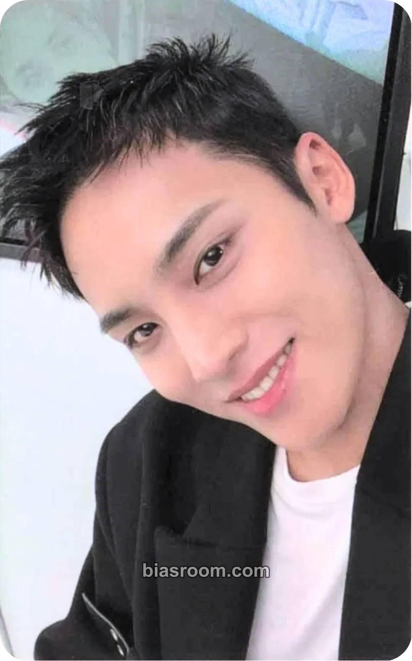 Mingyu 17 IS RIGHT HERE Photocard - SEVENTEEN - SEVENTEEN K-pop photocard