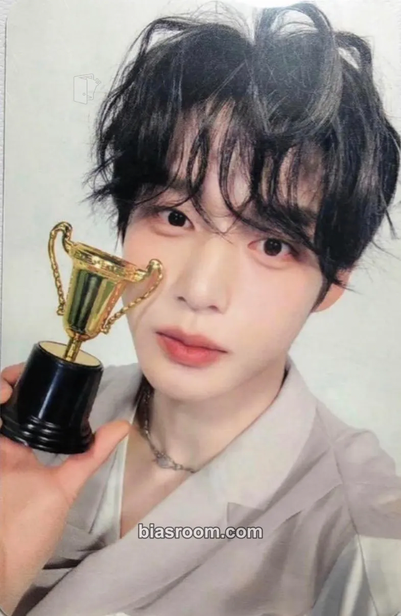 Jiwoong Blue Paradise Photocard - ZEROBASEONE - ZEROBASEONE K-pop photocard