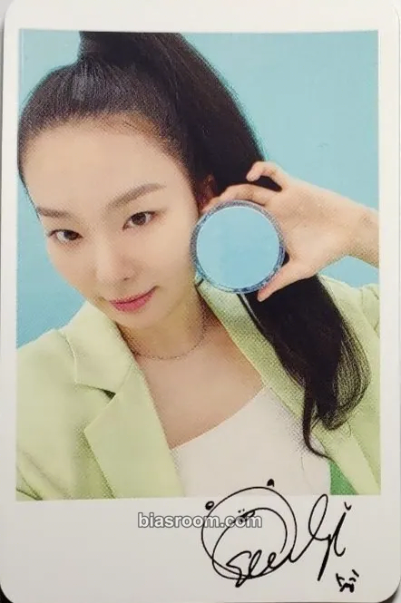 Seulgi SEULGI X AMUSE 2022 Photocard - Red Velvet - Red Velvet K-pop photocard