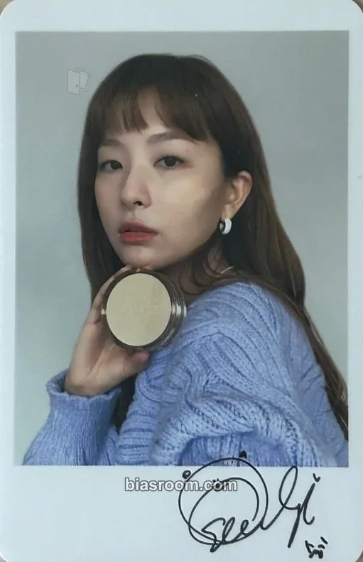 Seulgi SEULGI X AMUSE 2022 Photocard - Red Velvet - Red Velvet K-pop photocard