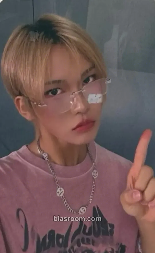 Hyun JAPAN LIVE 2025 SUMMER ‘𝘟𝘟𝘟𝘟:-𝘗’ Photocard - XLOV - XLOV K-pop photocard