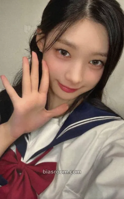 Hyerin Things we love: H Photocard - HITGS - HITGS K-pop photocard