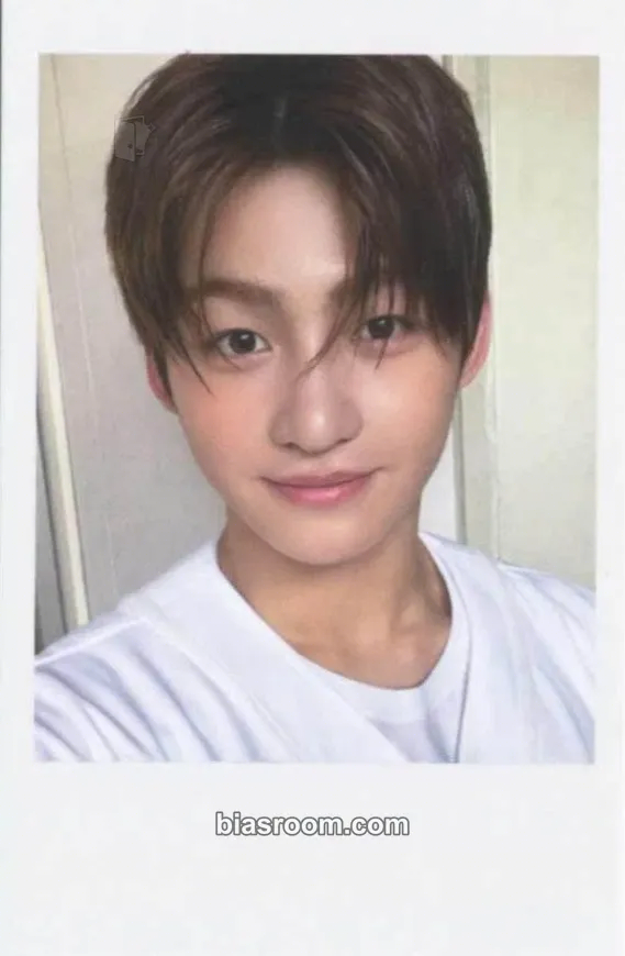 Jihoon Sparkling Blue Photocard - TWS - TWS K-pop photocard