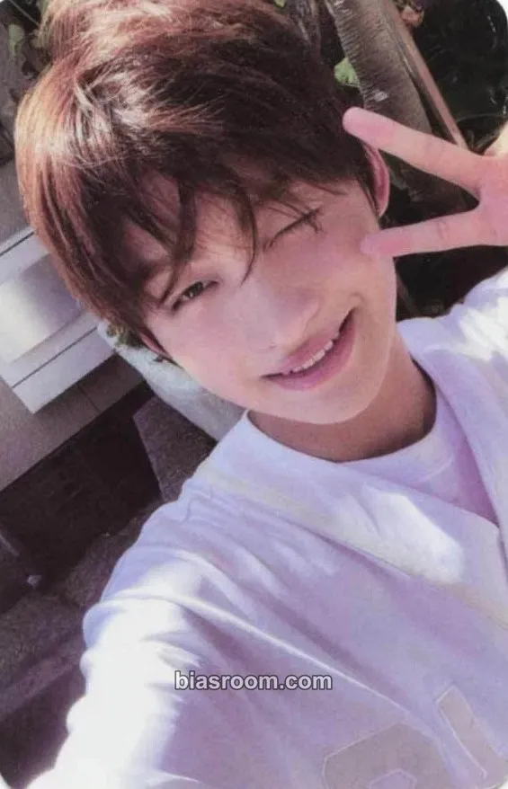 Jihoon Sparkling Blue Photocard - TWS - TWS K-pop photocard