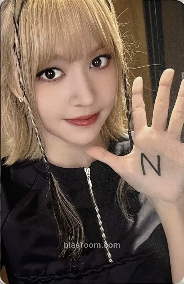 Lily Fe3O4: FORWARD Photocard - NMIXX - NMIXX K-pop photocard