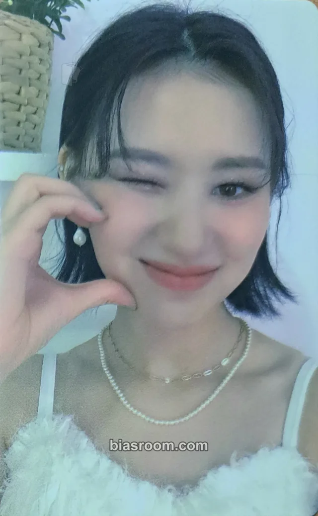 Weki Meki - Elly - I AM ME Album apple music round 3