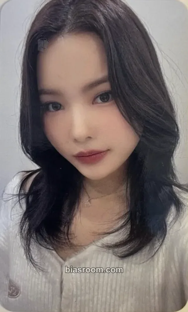 Weki Meki - Rina - I AM ME Album round 7 apple music