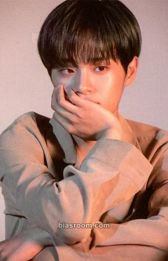 Daehwi Therefore Photocard - Wanna One - Wanna One K-pop photocard