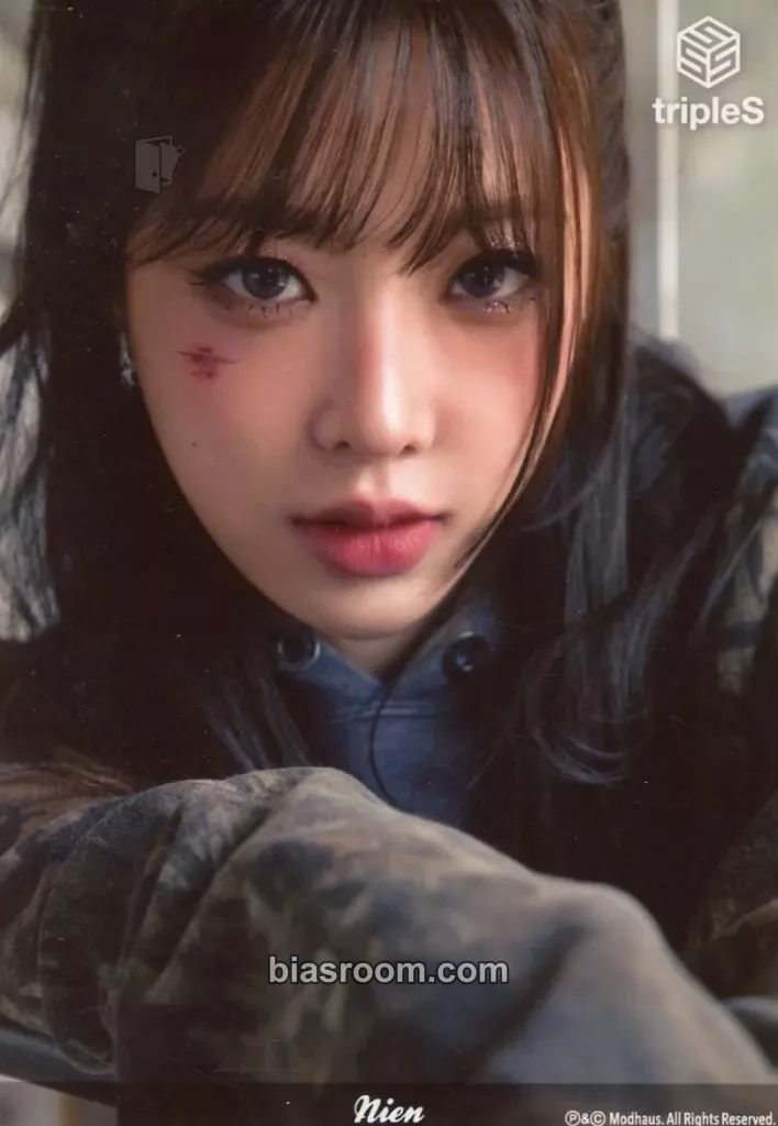 Nien Special Pre-Debut Japan Pop-Up Photocard - tripleS - tripleS K-pop photocard