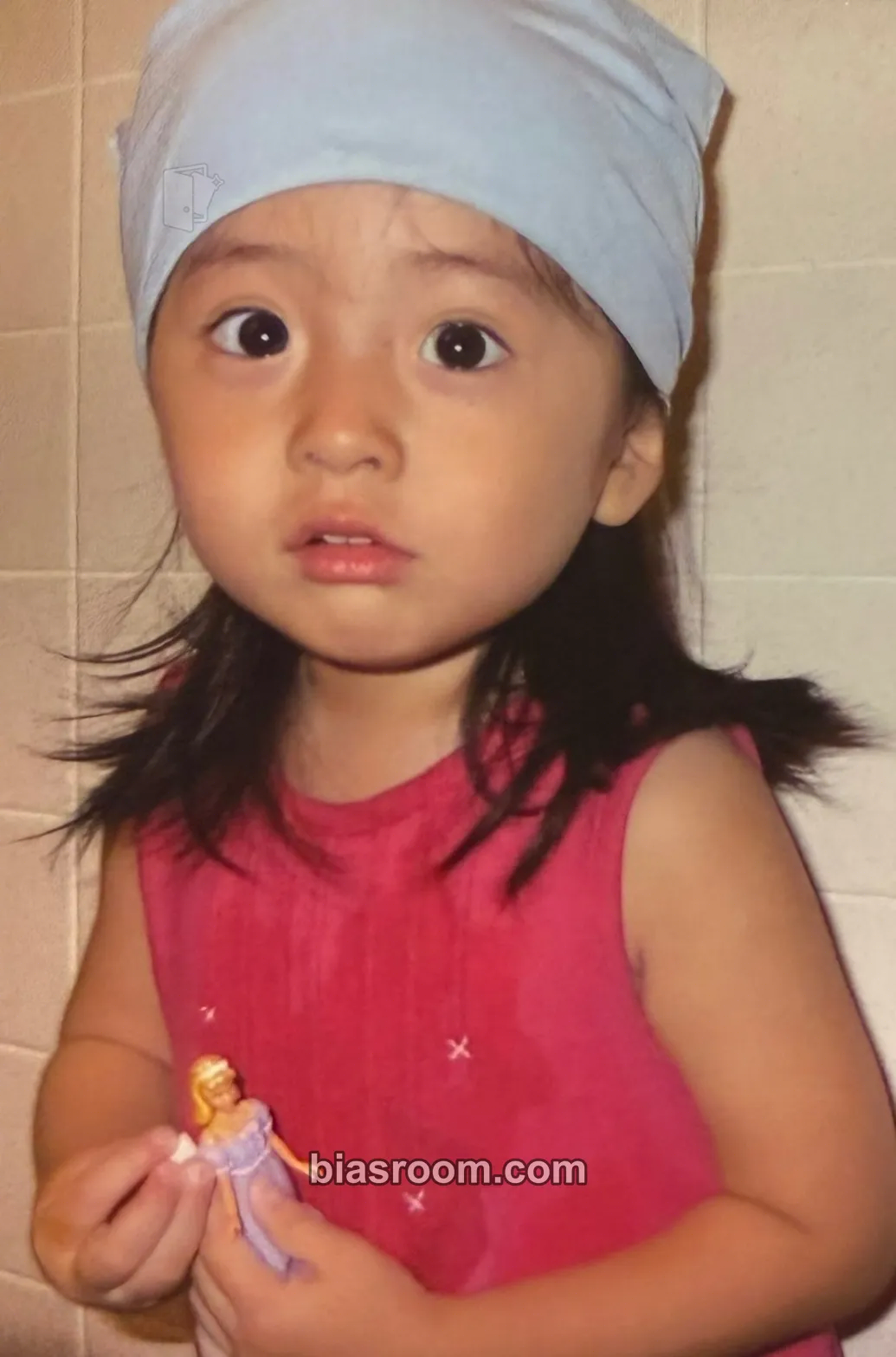 Huh Yunjin CELEBRATION Photocard - LE SSERAFIM - LE SSERAFIM K-pop photocard