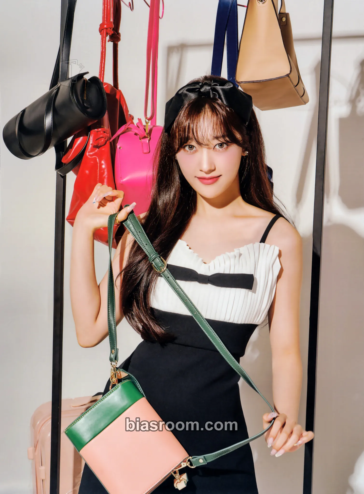 Choerry LOOK:NA Hobbyplanet: Season 1 MD Photocard - LOONA - LOONA K-pop photocard