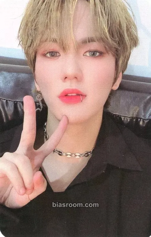 Hwanhee Light Up Photocard - UP10TION - UP10TION K-pop photocard