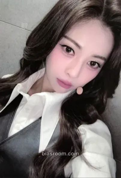 Dahyun Whosfan Official Themed Cafe Photocard - tripleS - tripleS K-pop photocard