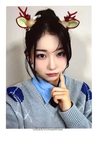 Kaede Performante Photocard - tripleS - tripleS K-pop photocard