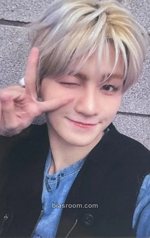 Jihoon play hard Photocard - TWS - TWS K-pop photocard