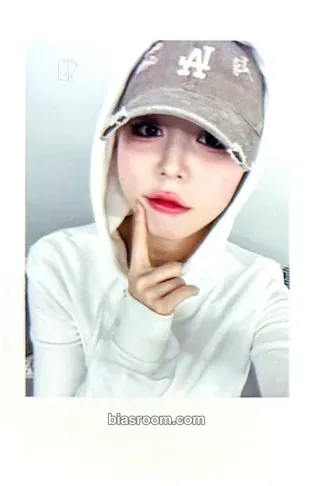 Hyerin Performante Photocard - tripleS - tripleS K-pop photocard