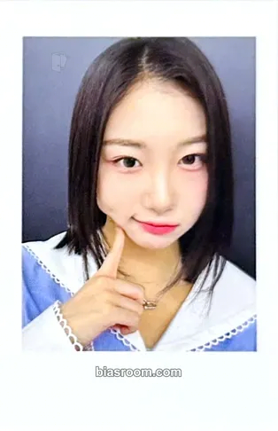 Kaede Performante Photocard - tripleS - tripleS K-pop photocard