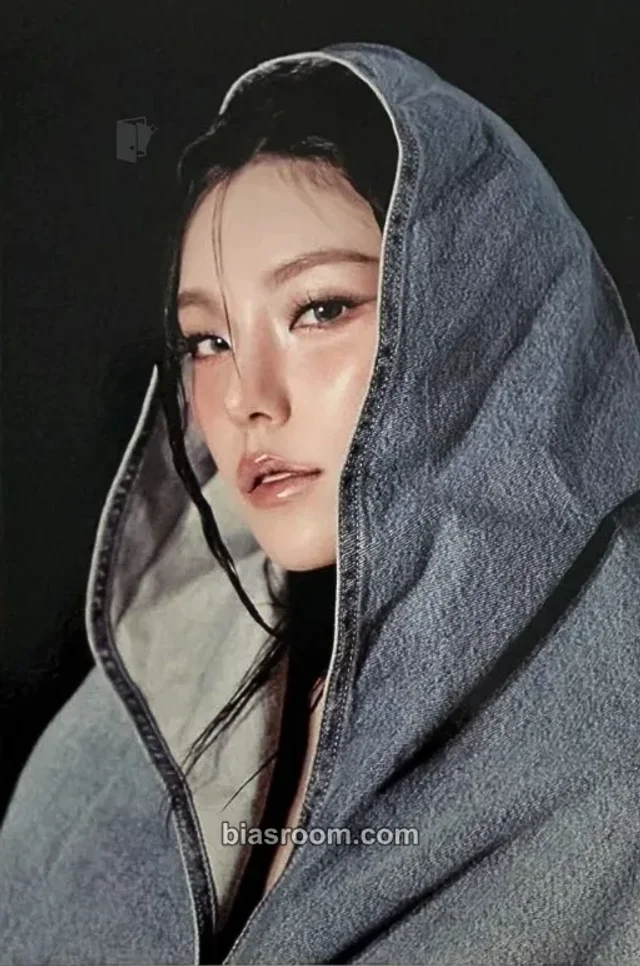 ITZY - Yeji - Air Album album inclusion postcard photobook version B version