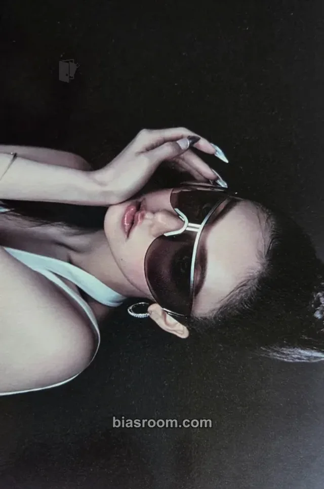 ITZY - Yeji - Air Album album inclusion postcard photobook version B version