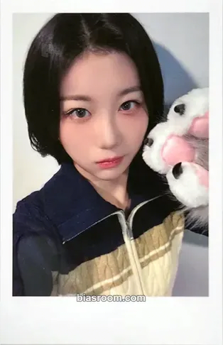 Kaede Performante Photocard - tripleS - tripleS K-pop photocard