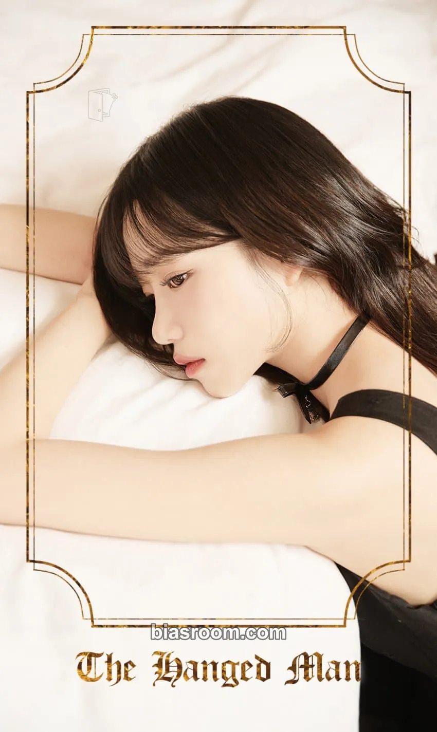 Jo Yuri Jo Yuri x hellobot The 2nd Mini Album: LOVE ALL Photocard - Jo Yuri K-pop photocard