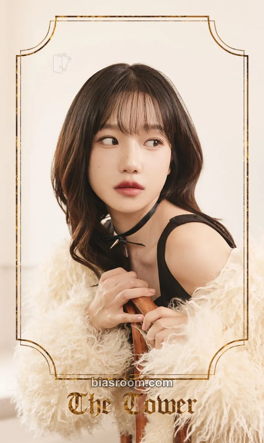 Jo Yuri Jo Yuri x hellobot The 2nd Mini Album: LOVE ALL Photocard - Jo Yuri K-pop photocard