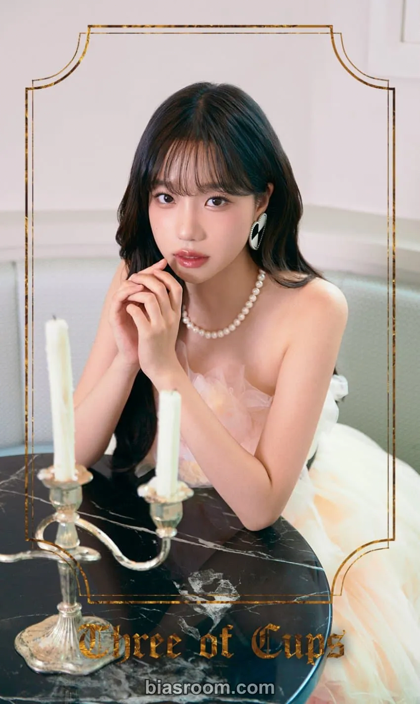 Jo Yuri Jo Yuri x hellobot The 2nd Mini Album: LOVE ALL Photocard - Jo Yuri K-pop photocard