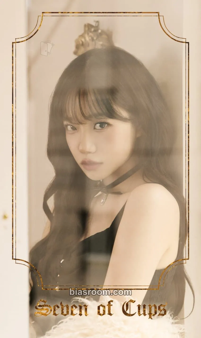 Jo Yuri Jo Yuri x hellobot The 2nd Mini Album: LOVE ALL Photocard - Jo Yuri K-pop photocard