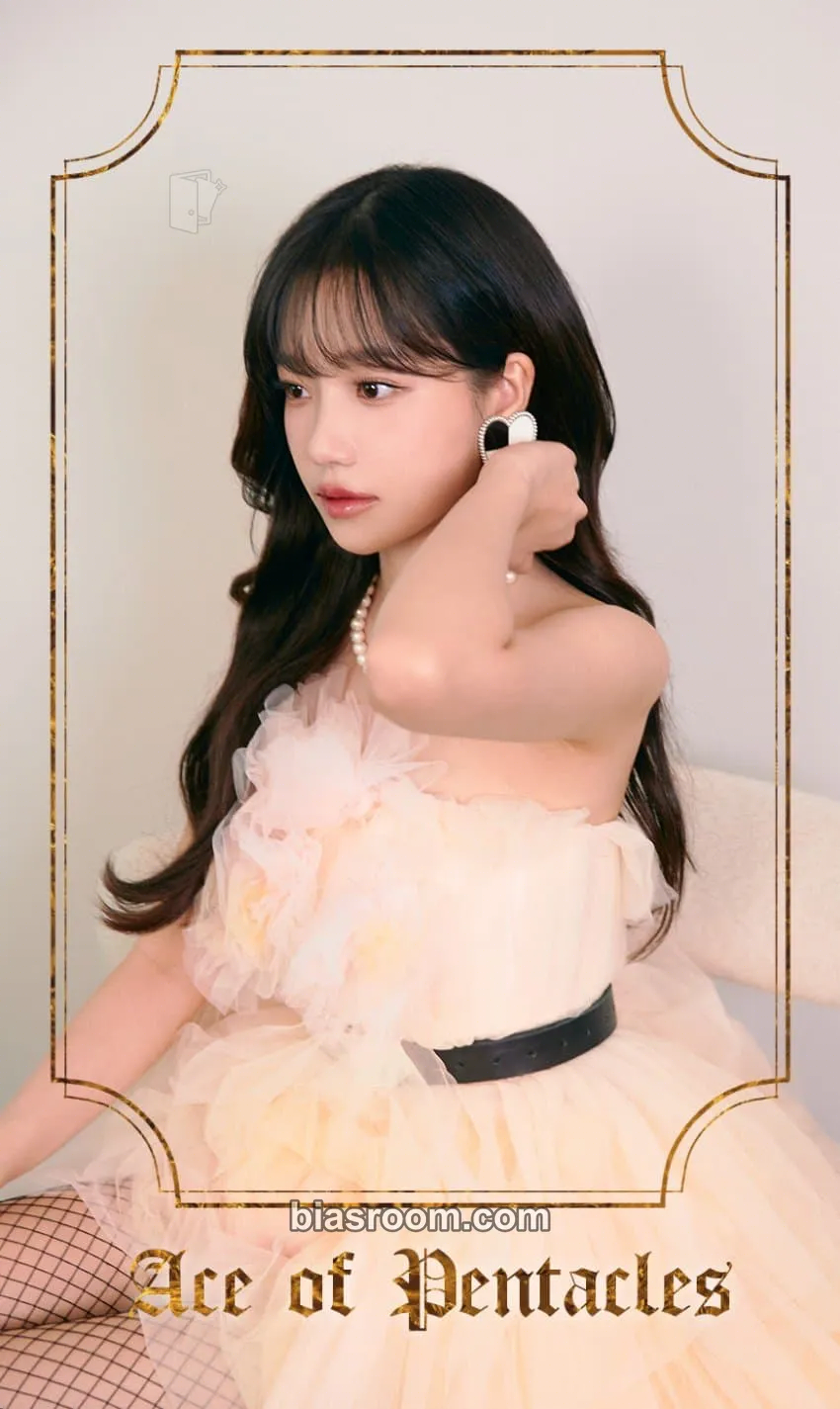 Jo Yuri Jo Yuri x hellobot The 2nd Mini Album: LOVE ALL Photocard - Jo Yuri K-pop photocard