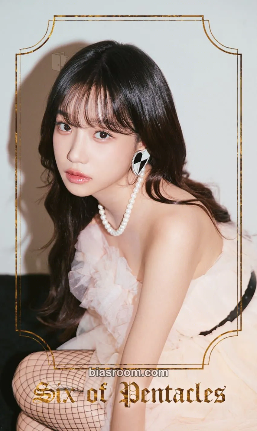 Jo Yuri Jo Yuri x hellobot The 2nd Mini Album: LOVE ALL Photocard - Jo Yuri K-pop photocard